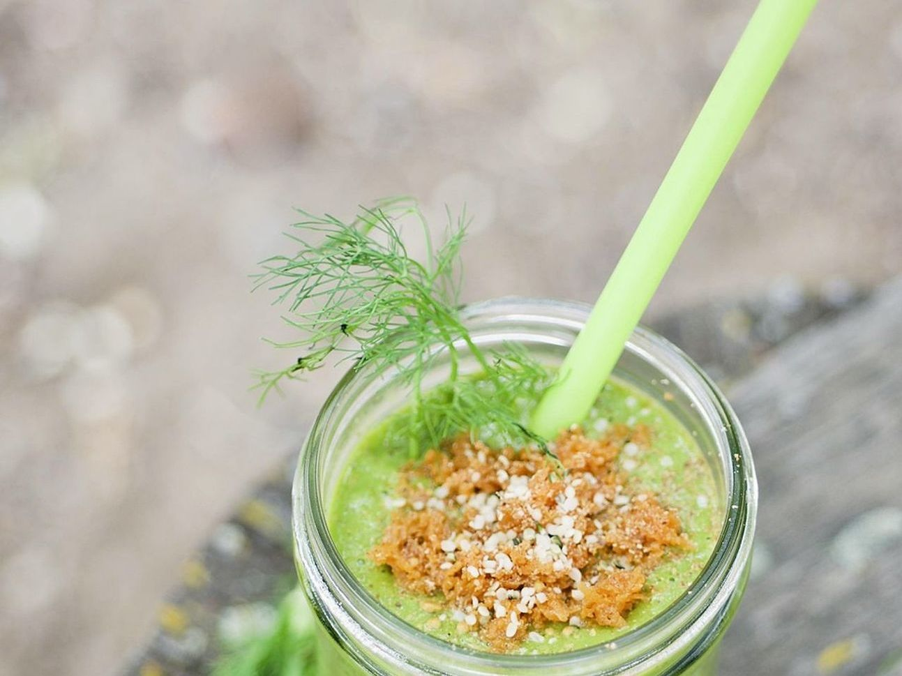 Jugo recién exprimido de toronja